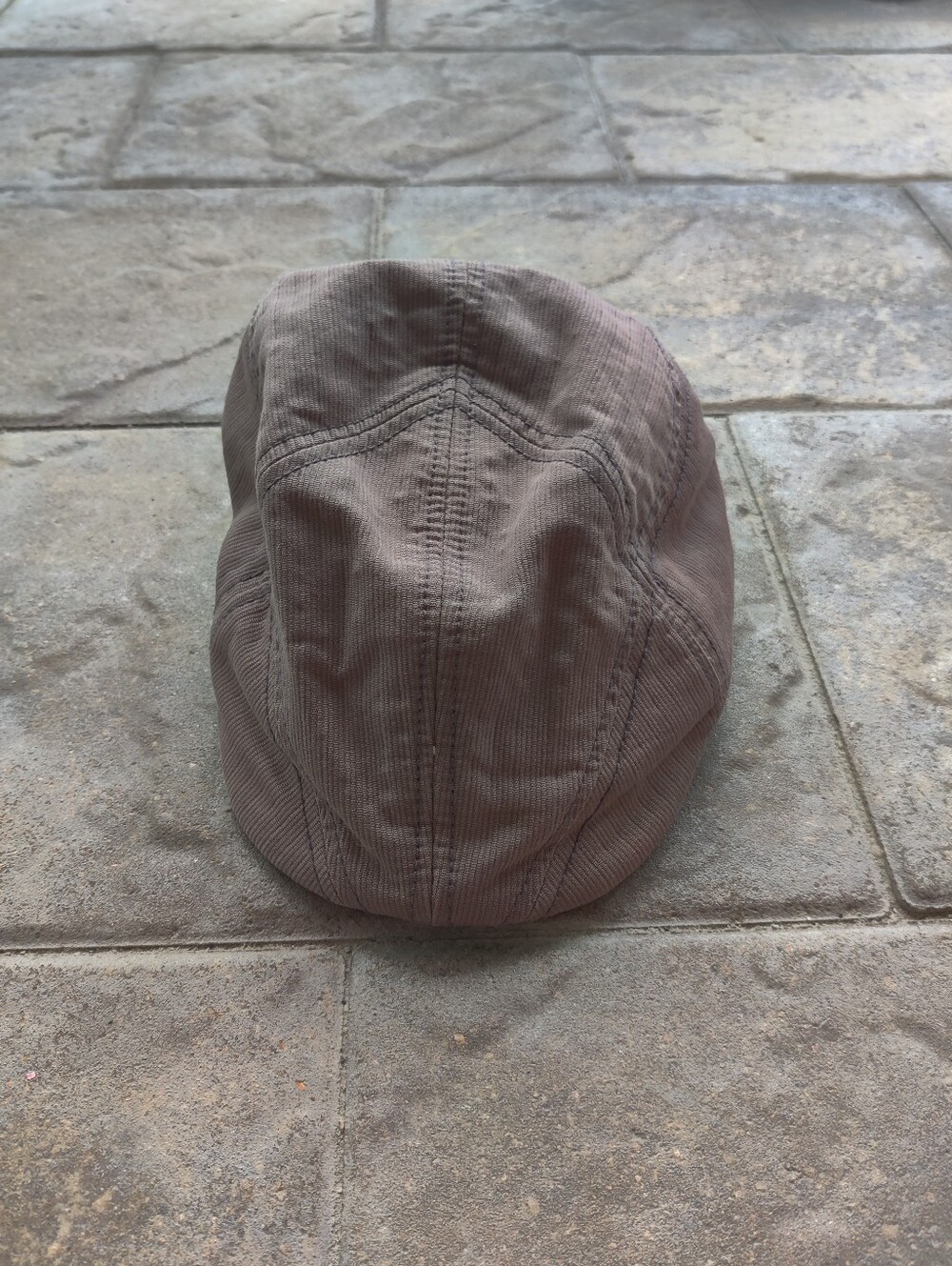 Goorin Bros Taupe Men’s Flat Hat with Branded Interior Size Medium